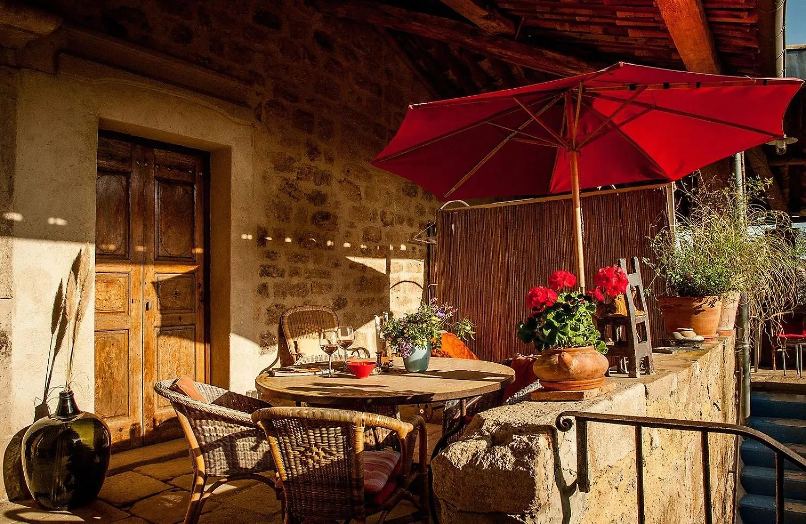 Chambres d'Hôtes et Gîtes Le Mas Bleu&Spa Resort Rosières 0*,  France